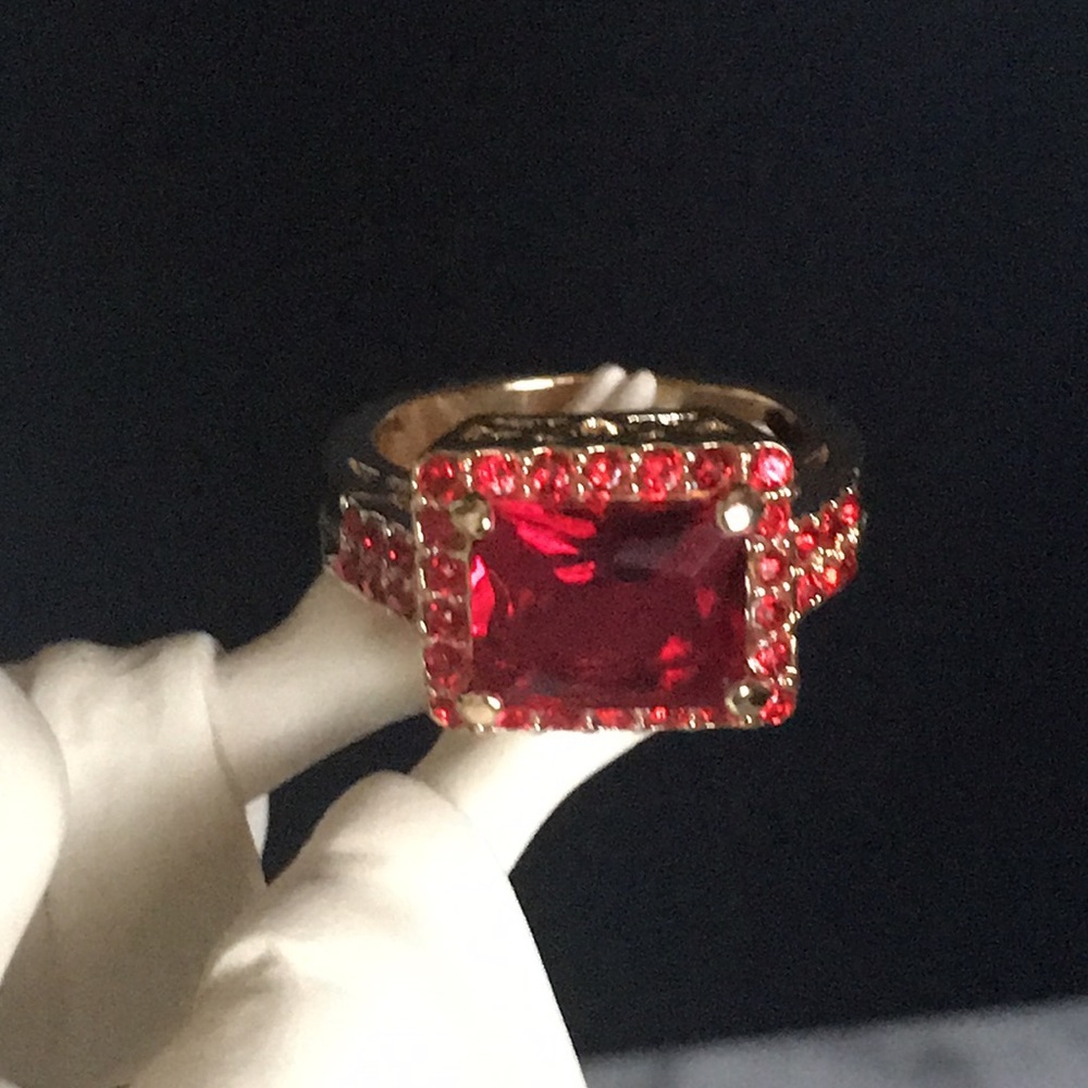 New*Raging Ruby Red Crystal Ring - Picture 4 of 15